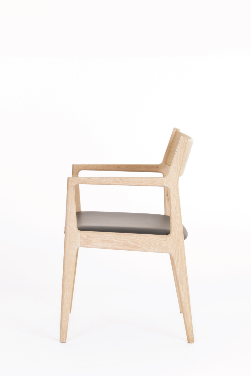 CH105 Resta Chair-01