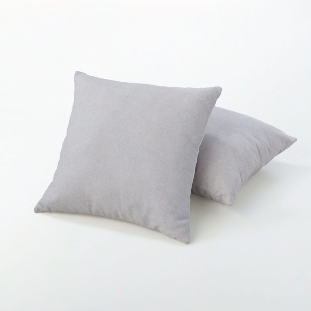 DC113 Pillow (M)