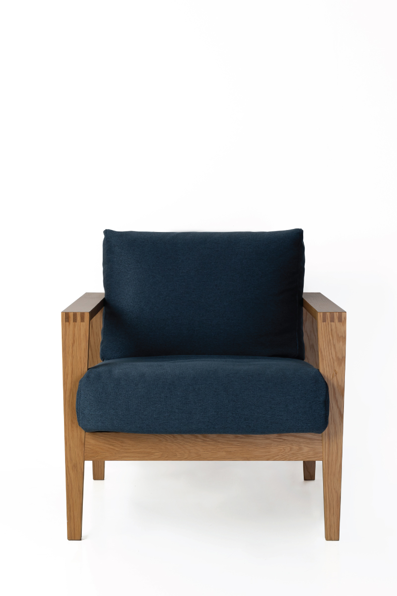 LC102 Erik Lounge Chair