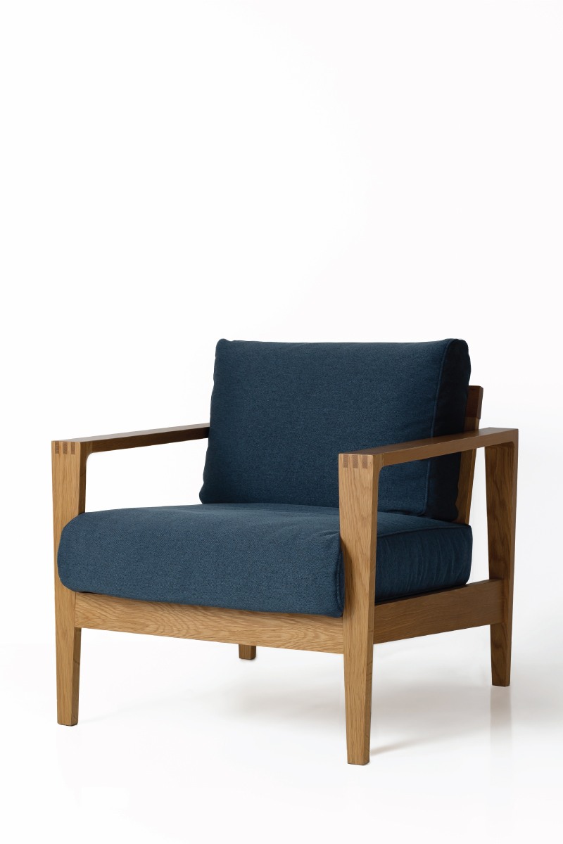 LC102 Erik Lounge Chair