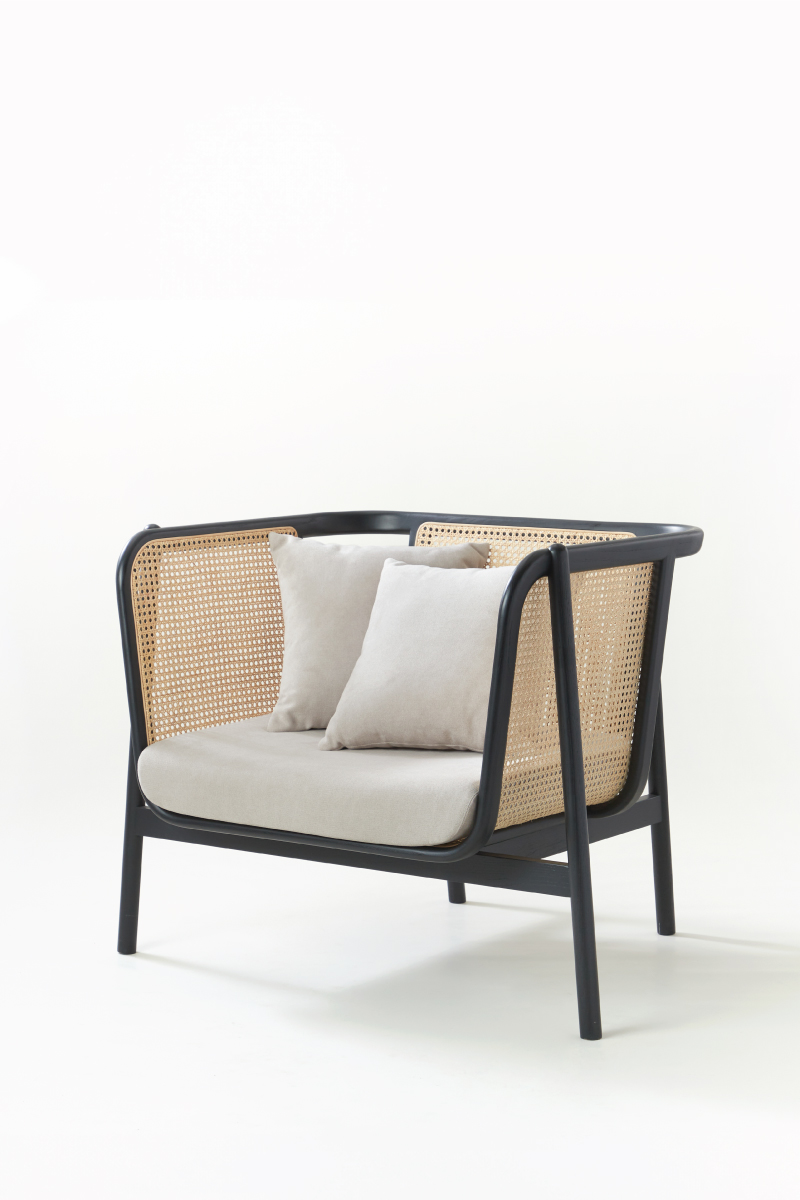 LC302 Cane Lounge Chair-02