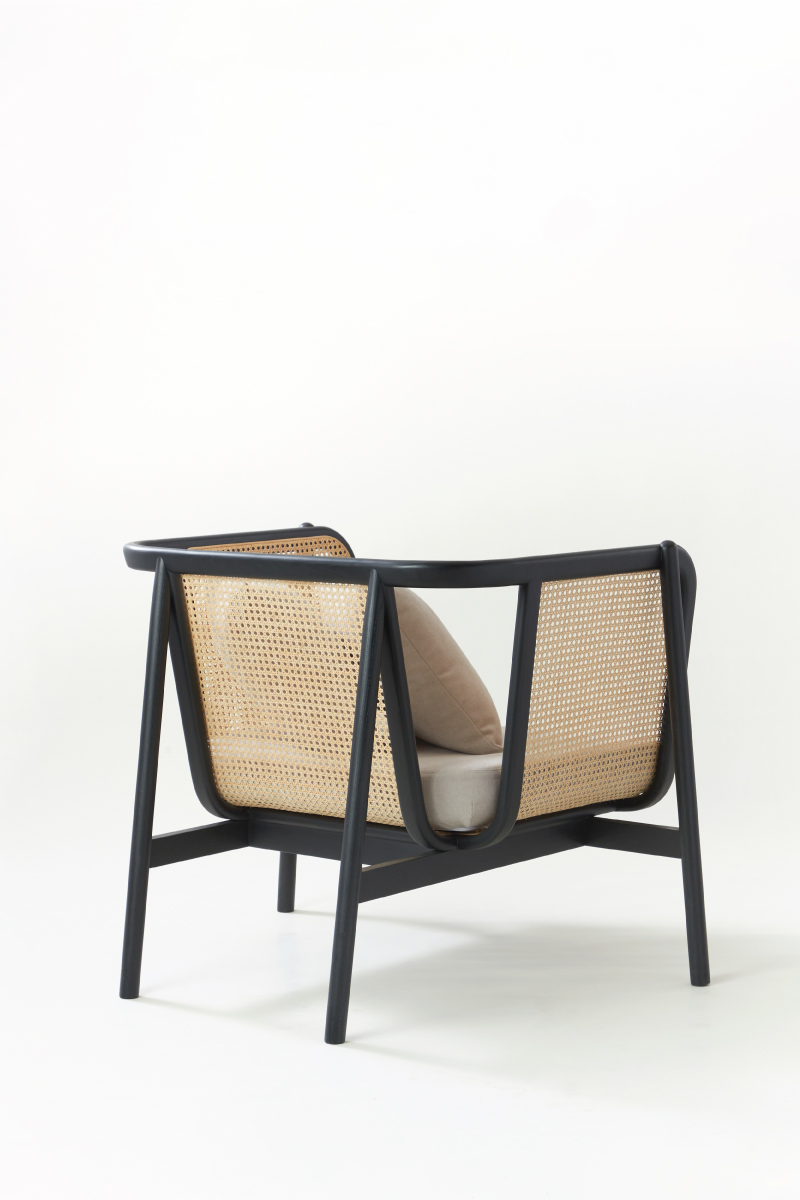 LC302 Cane Lounge Chair-02